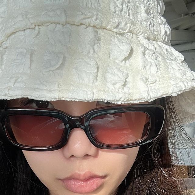 이유진 (25) on Instagram: "올 여름 썬구리 🕶️ . . #롸잇히어 #right_here"