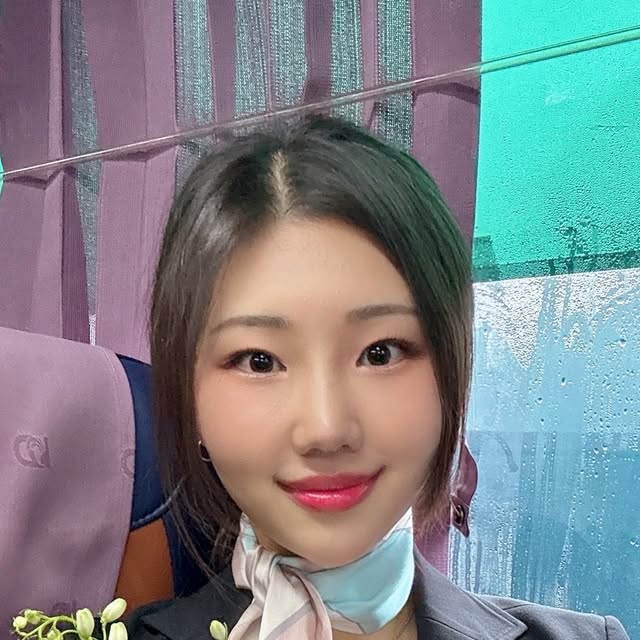 ᴊᴇɴɴᴀ | ᴍᴏᴅᴇʟ | ᴛʀᴀᴠᴇʟ ʏᴏᴜᴛᴜʙᴇʀ on Instagram: "#협찬

스토리 반응 좋았던 사진☺️
투에이앤 하이라이터 완전 색감맛집✨

.

.

#투에이엔 #블루밍가든 #올영추천 #봄웜 #봄웜라 #듀얼치크 #하이라이터 #2aN"