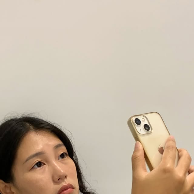 @silent__quiet on Instagram: "#광고 @tirrlirr_official 

부드러운 여성스러움의 대명사 
티르티르 

CJ 단독상품
티르리르 14k핑크골드 천연비드 골드볼 팔찌

천연그린아게이트에 14K핑크골드볼의 조화로 고급스러운 컬러감으로 데일리코디에 손목에 포인트 주기 좋은 팔찌입니다

선물용으로도 너무 좋을꺼 같지 않나요?

#티르리르#팔찌추천#14K팔찌#CJ#CJonstyle#골드팔찌#비드팔찌"