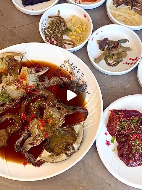 🇰🇷SUMINKIM on Instagram: "#협찬
[음식] 🌿신선생간장게장 감천문화마을점 – 감천문화마을 근처에 위치한 깔끔하고 넓은 게장 식당 맛집, 신선생간장게장
: 깔끔하고 넓은 내부 공간과 주차가 편리해 차량 이용 시에도 부담 없이 방문 가능❕
: 간장게장, 양념게장 외에도 뚝배기 불고기 및 불고기비빔밥 등 다양한 메뉴 제공❕
: 정갈하고 맛있는 밑반찬과 친절한 서비스까지❕

✔On the way to the Restaurant❗
🚗: 부산 사하구 옥천로 33, 3층

✔Operating hours & Restaurant phone number❗
⏰: Tue ~ Sat – 11:00 ~ 19:00 / Last order - 18:30
☎️: 051.271.5607

✔신선생간장게장 감천문화마을점 Check Point❗
1️⃣ 가성비 좋은 가격대와 친절하고 정성스러운 서비스를 받을 수 있는 점!
2️⃣ 부산 감천문화마을과의 접근성이 뛰어나 편하게 방문 가능하다는 점!
3️⃣ 편리한 주차 공간과 깔끔하고 넓은 내부 그리고 맛과 친절 모두 Good인 점!

✨체험 후 REAL REVIEW✨
1️⃣ 이번에 좋은 기회로 신선생간장게장 감천문화마을점 이용권을 제공받아 방문하였는데, 신선한 게장과 밑반찬, 사이드 메뉴가 정갈하게 나오고 단둘이 2인 코스 시켜도 배부르고 맛있게 먹을 수 있는 점에서 너무 좋았습니다:)
2️⃣ 먼저 서비스부터 친절하여서 더욱 좋았으며 평소 즐기지 못한 게장을 신선하고 맛있게 먹어보니 기대 이상으로 만족하였고 게장뿐만 아니라 국이나 사이드 메뉴도 같이 즐기면서 감칠맛 나고 배부르게 먹을 수 있는 점에서 너무 좋았습니다:)
3️⃣ 음식뿐만 아니라 조용한 분위기와 깔끔한 가게 내부로 데이트 코스나 단체 모임, 가족 외식 장소로도 딱인 곳으로 추천할 수 있고 가성비까지 모두 잡아 재방문 의사 100%인 점에서 너무 좋았습니다:)
※부산 감천문화마을에서 편하게 갈 만한 맛집을 찾고 있다! 간장&양념게장 맛집으로 어디 가는 게 제일 좋을지 고민하고 있다! 좋은 퀄리티의 게장과 사이드 메뉴 그리고 친절한 서비스까지! ‘신선생간장게장 감천문화마을점’에 꼭 방문해보세요!
​
이 포스팅은 ‘신선생간장게장’에서 음식을 제공받아 체험 후 솔직하게 작성된 리뷰입니다.

#감천문화마을맛집 #부산간장게장 #간장게장맛집 #감천문화마을"