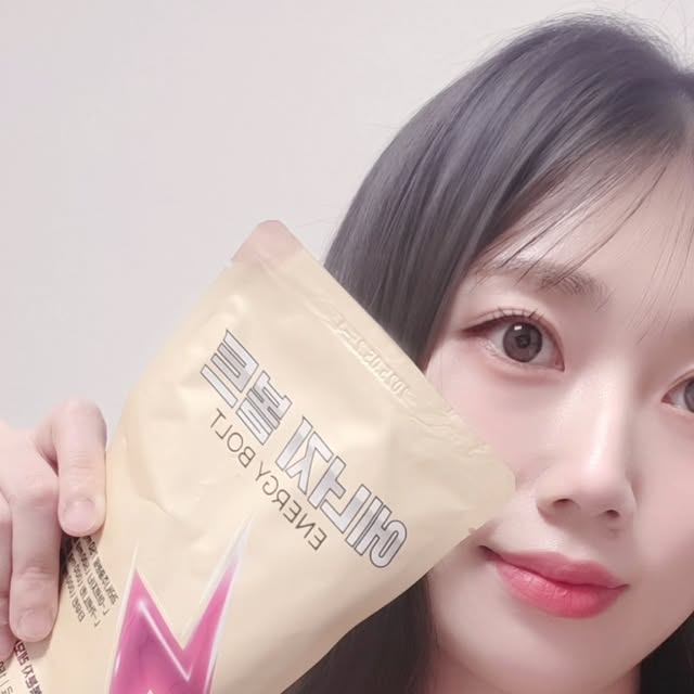 🅿🅼🆂 일상기록 on Instagram: "#광고 에너지볼트는 운동 전에 꼭 필요한 성분들을 조합하여 운동 효과를 높이고, 복분자 레모네이드 맛이🍒🍋나요! 맛도 좋고 간편하게 휴대하며 먹을 수