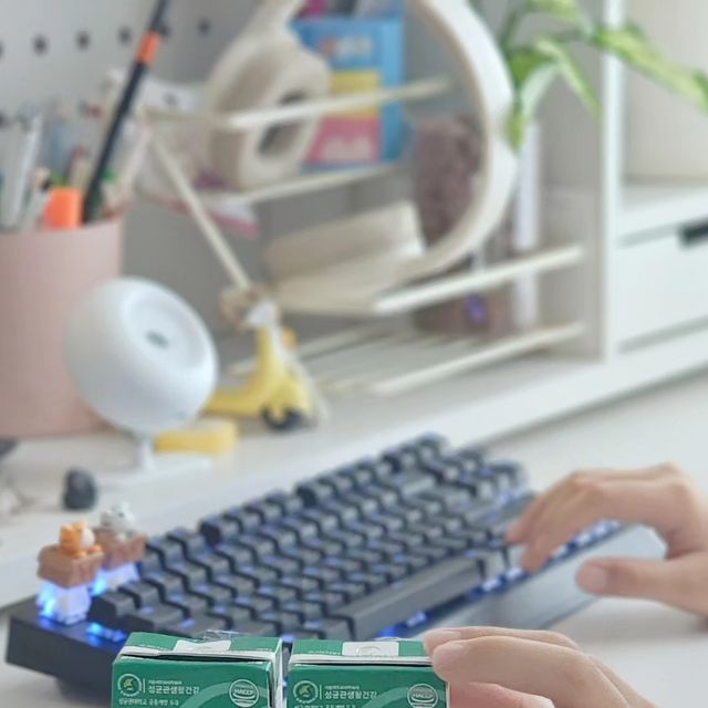 정현영 on Instagram: "#광고 더욱 맛이 좋아진 성균관생활건강 성균관 뼈를 위한 검은콩 고칼슘 두유 달콩 아이간식으로 도 딱이에요. 특허물질 TF-343 함유 한참 성장하는 시기인데 일일 권장량