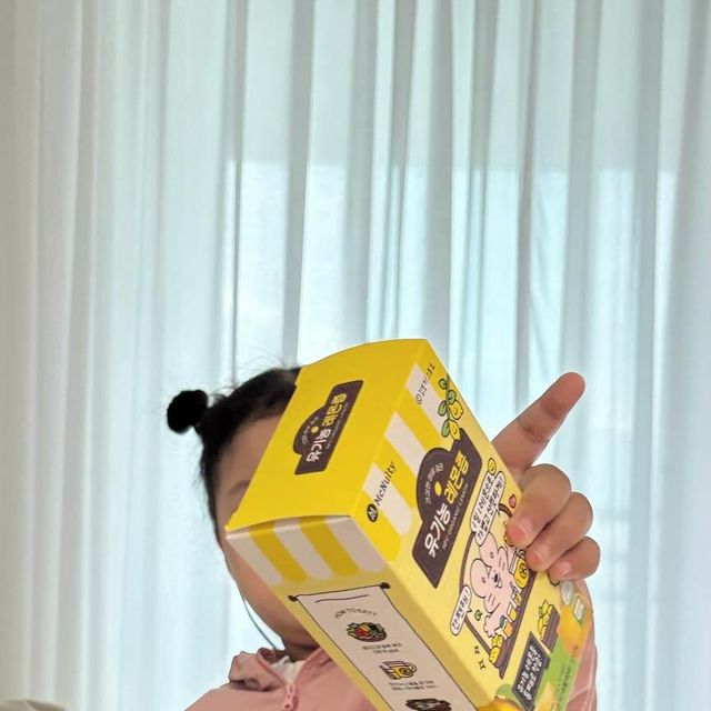 채아 on Instagram: "#협찬 #맥널티레몬즙 ⠀ ⠀ 요즘 핫한 레몬 디톡스🍋 ⠀ 레몬은 어떻게 먹어도 좋은 과일인건 알지만 신맛 때문에 잘 먹지 못했는데 맥널티 레몬즙은 스페인 보다 덜 시고