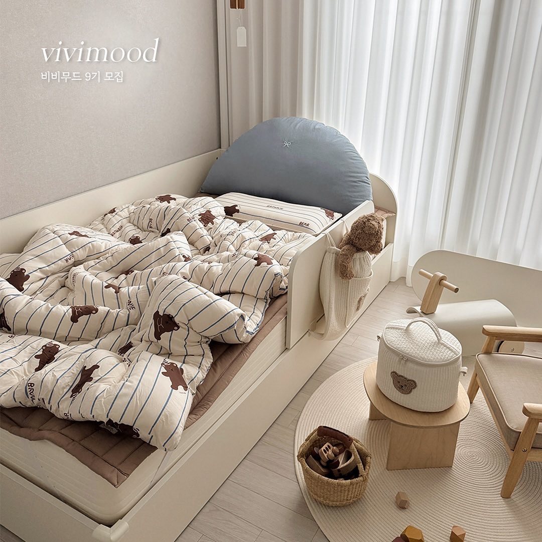 Posted withregram • vivienda_official 🌿#비비무드9기모집

벌써 9기 모집이네요, 2025년 새해를 맞아 비비엔다 제품들부터 콜라보브랜드 제품들까지! 제품사용 및 품평해주시고 신제품 개발도 함께해주실 비비엔다 찐친, 비비무드(비비엔다 인스타체험단) 9기분들을 모십니다. 비비무드 특권은? 비비엔다 상품으로 방 도배해드림주의‼️ 그냥 집을 비비엔다 쇼룸으로 만들어드려요‼️ 비비엔다 홍보대사만 되어주세요,,🥰

🌱 모집기간 & 인원
- 모집기간: 2025/1/6 ~ 1/16 (10일간)
- 당첨자발표: ~1/23 (발표가 지연될수 있습니다)
- 인원: 15명~20명 내외 (신청인원에 따라 변동가능)

🌱 신청방법
1. vivienda_official 팔로우
2. 해당 피드 ❤️ + 리그램 (글까지 모두리그램 필수)
3. 댓글로 ”내가 비비무드가 된다면“
간단한 참여각오와 아기 개월수를 남겨주세요.
4. 비비무드9기에 함께 하고 싶은 친구소환 (당첨확률 up)
(숫자는 중요하지 않습니다. 무분별한 친구소환 자제해주세요)

🌱 비비무드 혜택 & 활동기간
- 비비엔다 전상품중 선택 무료체험
- 비비엔다 신상품 출시전 무료 샘플 품평
- 비비엔다 신상품 기획 참여 기회
- 활동기간: 4~6개월

🌱 이런분들 환영합니다 (비비무드 선정기준)
- 평소 비비엔다에 진심이셨던 비비맘/대디
- 평소 인스타그램 소통에 진심이신 비비맘/대디
- 평소 아기의 일상을 사진에 진심이신 비비맘/대디
- 비비엔다 제품 사진/영상촬영에 진심이실 비비맘/대디
- 제품 홍보를 활발히 해주실수 있는 비비맘/대디
** 팔로워가 많지 않아도 괜찮습니다
** 비공개 계정은 신청이 불가합니다

🌱 우수 비비무드 혜택 (활동 종료 후)
- 우수 서포터즈: 특별 상금 또는 선물 + 10기연임기회

#비비무드 #비비무드9기 #육아맘
#서포터즈모집 #서포터즈모집중
#둥이맘 #열정맘 #열정대디 #모여라
#아기방꾸미기 #아기방인테리어 #아기침대 #범퍼침대  #범퍼가드 #아기이불