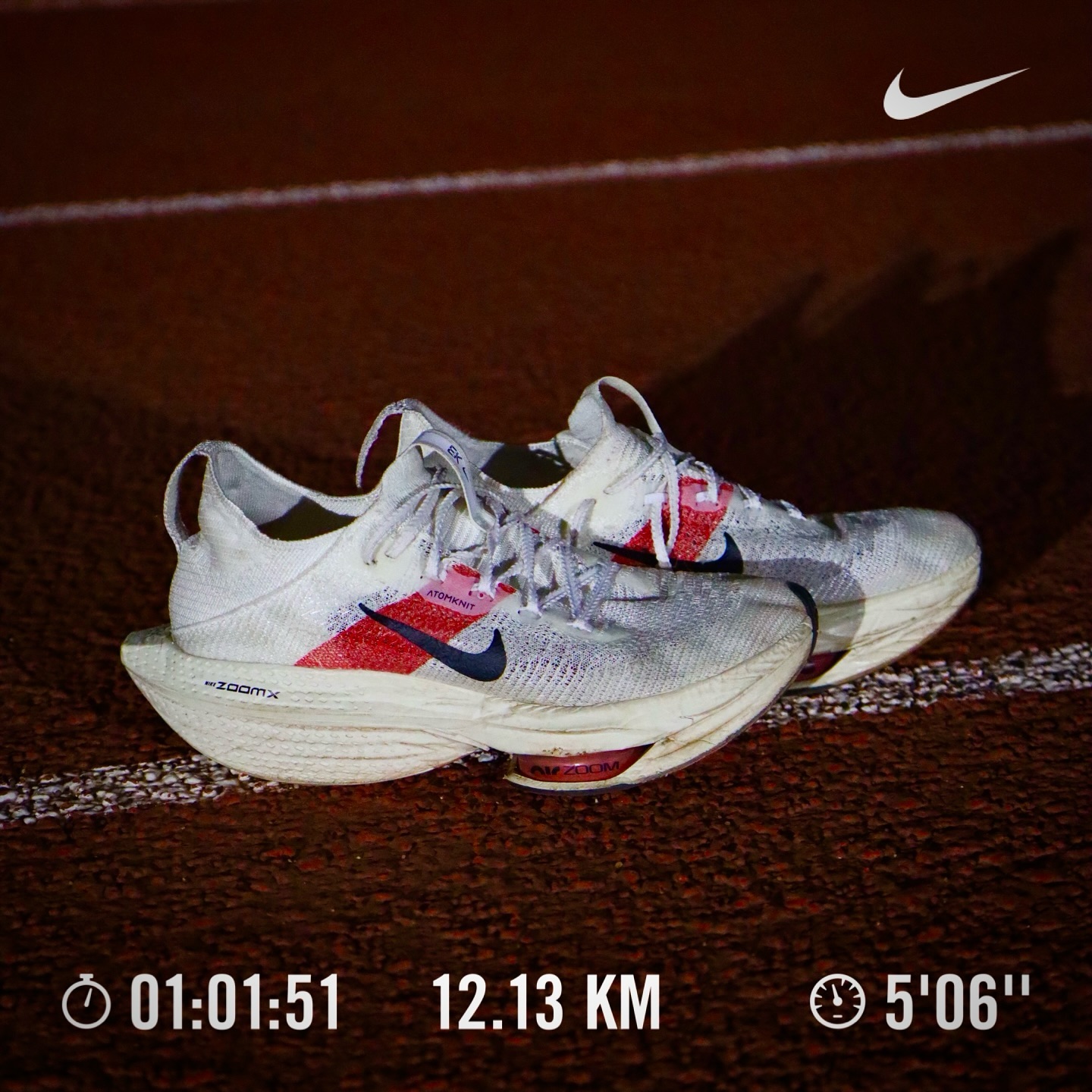 한 번쯤은 정신 못 차리게 뛰어봐지😤 

오늘 러닝은 2km 조깅 400m X 20세트 인터벌 쿨다운 2km 조깅으로 마무리하고 왔습니다. 페이스는 350으로 맞추고 휴식은 60초씩 가졌습니다. 12세트부터는 기억이 안 나요…. 중간에 회수도 까먹어서 km 회수 파악하고 마지막에는 그냥 쓰러져 있었습니다. 한 달에 한 두번씩은 정신 못 차리게 뛰어봐야 다시 정신 차리고 운동에 집중할 수 있는 것 같아요.😉(저는)

겨울에도 러닝을 포기하지 않고 뛰고 계신 모든 분들 정말 존경스럽고 대단하신 것 같아요. 저는 겨울 러닝이 이제 2번째라 아직 적응이 안 되고 있습니다. 이번 겨울이 지나면 저도 조금은 알게 되겠죠… 항상 조심히 러닝 하겠습니다.🥶(런린이✌️)

#마라톤준비 #마라톤훈련 #러닝기록 #런린이 #겨울러닝 #인터벌