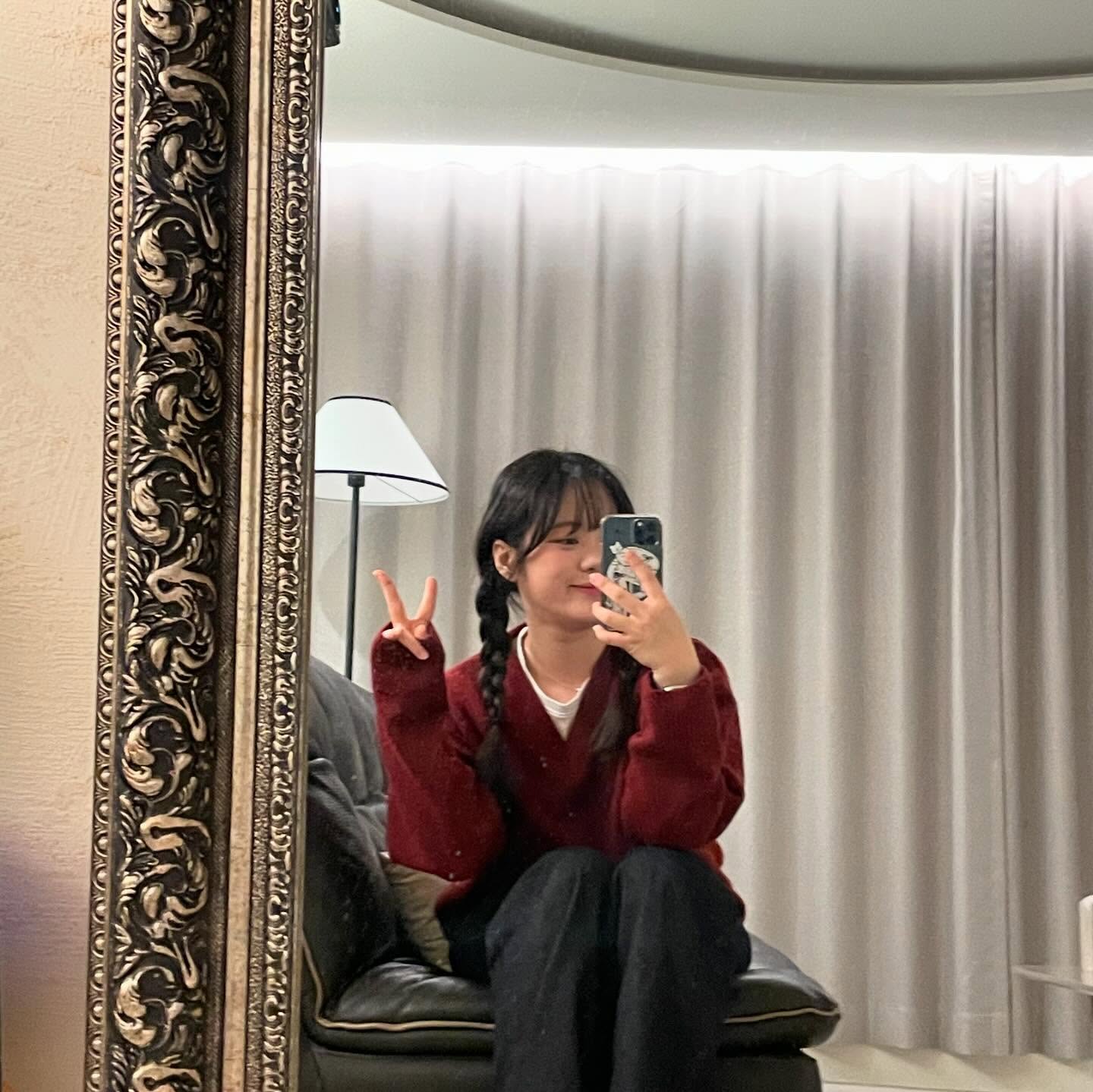 셀 공동체가 있다는 것은 내 삶이
안전하다는 것과 같다.

청년때에 공동체와 주님의 사랑을
나누고 서로 믿음의 증인들로 함께할때
각자의 삶을 통해 하나님아버지를
증거할 수 있는 진정한 예배자로 만들어가주시는
모든 과정들을 보이신다.

우리 셀 너무 소중해✨
우리모두 smile ( •͈ᴗ•͈)◞