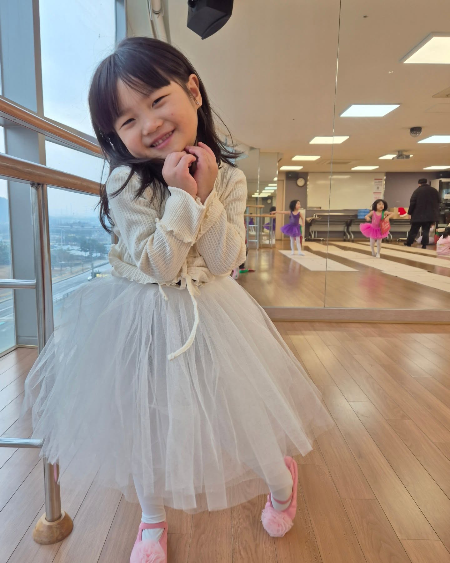 토요일 기다리는분 추가
별이 발레시작,
옷도 입고잔다다ㅋㅋ

#배곧롯데문화센터 #문센발레 #발레복