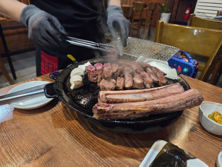 장안동맛집 BK볏짚우대갈비 장안동본점 — 볏짚 향 가득한 우대갈비의 진짜 풍미