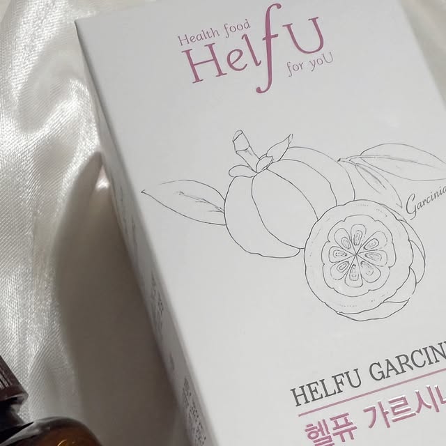 이레 on Instagram: "#광고

멈출수없는 다이어트!
여름이라 더 신경쓰이죠?
이럴때 필요한게 헬퓨 가르시니아 영양제죠

식물성 다이어트 원료인 가르시니아 캄보지아 추출물을 1,000mg을 함유하고 있어 탄수화물이 지방으로 합성되는 것을 억제해 체지방 감소에 도움을 주는 영양제 💊

핵심원료의 단일 함유로 성분의 중복 섭취 우려가 없고
1일 1회 2정만 먹으면 끝!
너무 간편하죠~

올여름 헬퓨 가르시니아와 체지방감소하며 건강한 다이어트해봅시다 👍

#헬퓨 #가르시니아 #헬퓨가르시니아 #다이어트보조제 #가르시니아캄보지아 #가르시니아카테킨 #HCA"