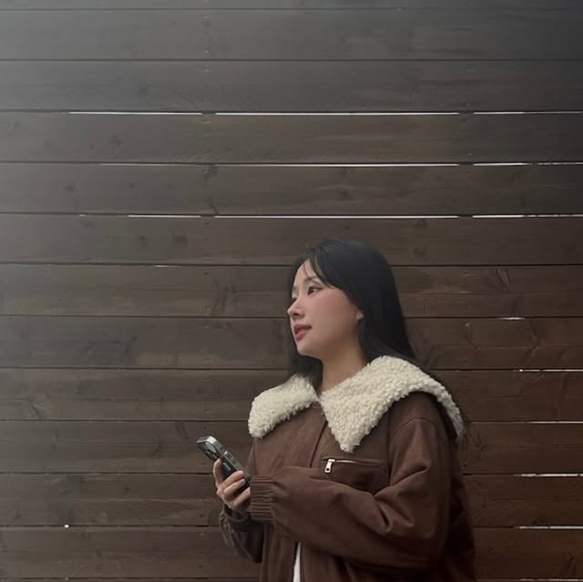 혜인 on Instagram: "#광고
털안감이 있어서 왕 따뜻 ☁️☁️🐑
https://osawa.co.kr/
#오사와 #OSAWA #자켓#무스탕여성스트릿"