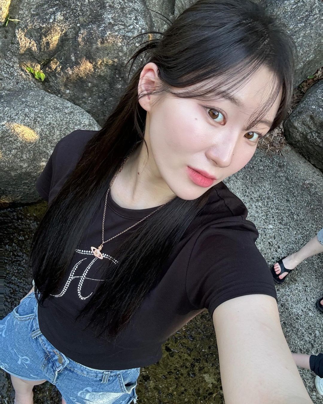 서에오 | #광고 #아이돌렌즈 완전히 유리알🫧 같은 렌즈🤍 한톤 더 밝아진 브라운인 유리알 맥스브라운 그리고 섬세한 도트디테일로 자연스러운 eysis 멜로브라운, 애쉬브라운🤎 자연스럽고 투명한 유리알 같은 렌즈를 찾는다면… | Instagram