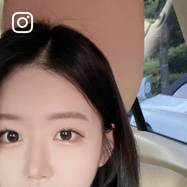 블랑소타🕊️ on Instagram: "#광고 말끔하게💟

트러블 진정 케어 + 트러블 흔적 케어하는 날✨
이제 성인인데 아직도 트러블로 고생하는 중인데 원래 트러블이 없었던 것처럼 말끔한 피부로 케어가능한 요 앰플들🤭

💟시카 아줄렌 진정 앰플
5가지 병풀 + 어성초 성분으로 민감 피부도 자극 없이 트러블 진정 케어 가능
💟비타 화이트닝 베네피셜 앰플
진정/장벽 성분까지 담아 자극감을 최소화해 낮, 밤 데일리 사용이 가능한 비타 세럼

아침에 바르기 부담스러운 비타민 스킨케어라 여름에도 잘 바르고 있어요🤍

@impiel.korea 

#임피엘#임피엘앰플#임피엘시카앰플#아줄렌앰플#임피엘비타앰플#모공앰플#기미앰플#미백앰플#수분앰플#진정앰플#앰플#앰플추천#비타민C앰플#비타민C세럼"