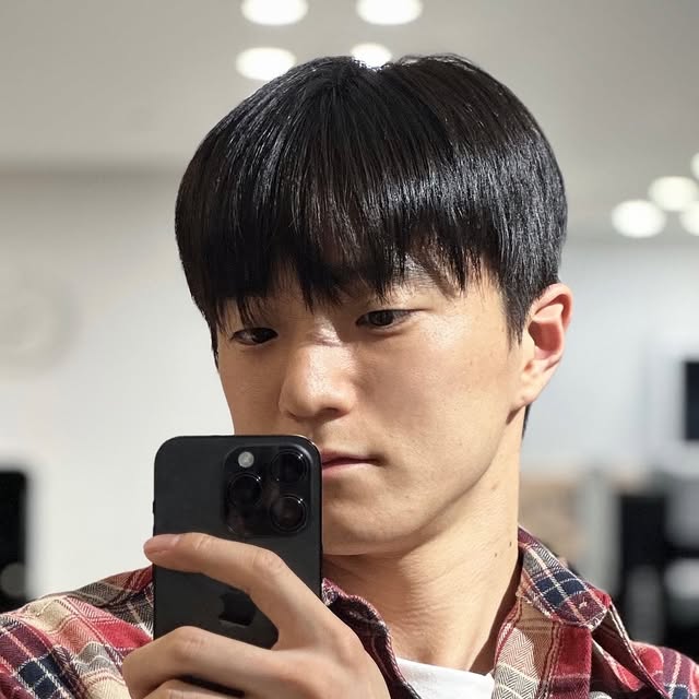 최인훈 _IN:PT대표 / 광화문pt / 경복궁pt on Instagram: "인피티 오늘의 영업 마감 합니다 🫡

인피티의 하루…너무나 알차고 춥습니다 🤣🤣

너무나 덥고 습한 요즘 
운동하는 동안이라도 쾌적하게 있으시라고
에어컨을 풀 가동중인 인피티 ✨

저는 적당히 두꺼워서 좋은 스탠다드에러 오버핏 체크셔츠 입고
건강한 운동. 알찬 운동 같이 하실 회원님들을 기다립니다 🙌🏻

초보부터 숙련자까지
어린이부터 노인까지 
누구든 좋습니다 
운동에 대한 의지만 가지고 방문해 주세요!

이전 한주도 고생하셨고
멋진 주말 보내시길 바랍니다 😃

✨인피티 체험 수업 문의 DM✨

#인피티 #체험피티 #광화문피티 #광화문헬스

#광고#스탠다드에러#standarderror#셔츠#Shirt#오버핏#남여공용#셔츠추천#긴팔셔츠#빈티지셔츠#패키지#1+1패키지"