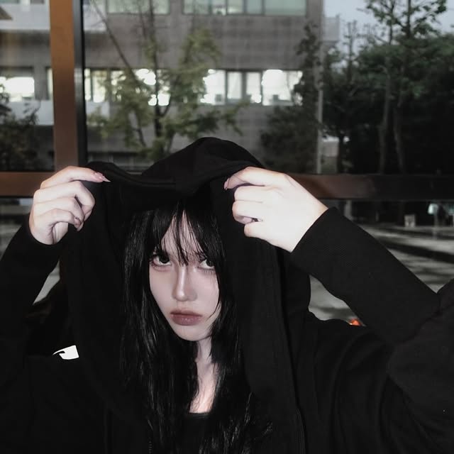 박가현 Gahyeon on Instagram: "#광고 fmxis🖤

#패션 #나시 #탑 #의류 #프리랜서모델 #페이모델 #여자모델 #한국인모델 #프리랜서여자모델 #fyppppppppppppppppppppppppp #fypシ #추천 #fyp #fypシ #뷰티모델 #freelancermodel #dailylook #데일리룩 #패션모델 #ootd #패션피플 #여자코디 #룩북모델 #koreanmodel #좋반 #선팔하면맞팔 #광고모델 #협찬모델 #ㅊㅊ #model"