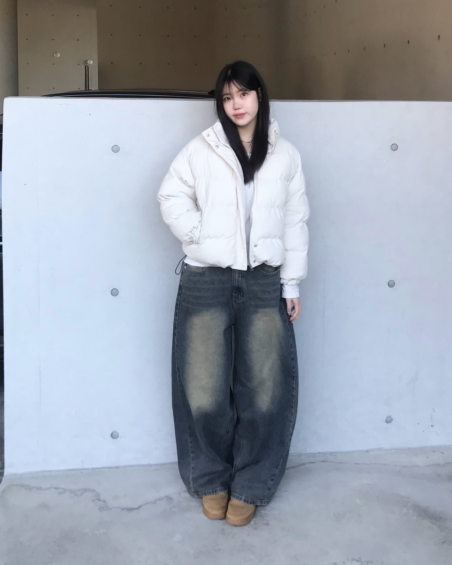 핏. 색감. 워싱 다 완벽한 벌룬팬츠 💙🤤

딱 제가 좋아하는 적당한 벌룬핏이라 너무 마음에 들었던 팬츠에요!!!
힙하고 캐주얼하게 코디하기 좋을 것 같숨니다 🫶🏻 

#광고 #무신사 #진마니아 #벌룬핏 #와이드데님 #옐로루틴 #사이드핀턱 #유행패션 jinmania_official
