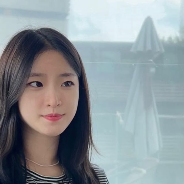 𝑯𝒂𝒆𝒍𝒊𝒏 on Instagram: "귀여운 크롱이 하우스🏠 하우스 개봉하자마자 호다닥 들어간 크롱씨 .. 집에서나 차에서나 카페에서나 가벼워서 들고다니기 너무 좋고 사이즈도 M,L 두가지로