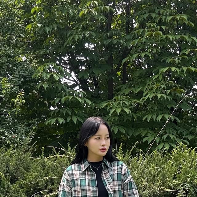 Instagram의 @ab_out_yeb_in님 : "#광고 @standarderror_official 
-
[스탠다드에러] 빈티지 팜트리 오버핏 긴팔 체크 셔츠 그린

🍂오버핏 빈티지 체크셔츠
여유롭고 자연스러운 핏과 부드럽고 가벼운 착용감
가을 준비 완..🌟

#스탠다드에러  #STANDARDERROR #남여공용셔츠 #셔츠 #셔츠추천 #긴팔셔츠 #오버핏 #체크셔츠 #간절기셔츠 #Shirt  #CheckShirt  #Long-SleevedCheckShirt #빈티지셔츠 #패키지 #1+1패키지 #데일리룩"