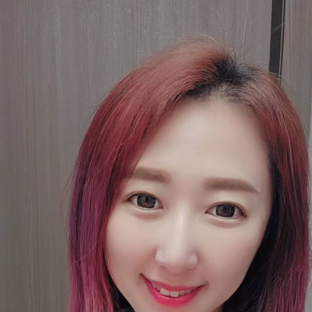 쩡이:D on Instagram: "#광고 #협찬 헬퓨 고함량 액상 철분제

🎈현직 산부인과 전문의와 카이스트 박사가 
  공동 연구개발한 액상철분제
임신준비중이나 임신중 등 필수품인 철분제~♡
제가요새 임신준비중이고 가끔씩 
앉았다 일어나면 확 어지럽고 핑~돌더라구요ㅜ
그래서 철분제 챙겨먹고있엇어요~😁
마침 협찬받은 헬퓨~🤩 제가 먹던거는 비린맛도 살짝나서 거부감이들엇는데 이제품은
비린맛 없고❌️ 레몬맛이나면서 상큼달콤한 액상철분제다보니 먹기도 너무 좋았어요👍👍
게다가 철분 흡수율을 높이기 위한 비타민C까지
함유되었답니다~😁
액상이다보니 흡수율 더 좋을듯해요~💕
✔️스틱이여서 휴대하기도 좋아요
🌸철분섭취가 부족하신분들이나 비린내때문에 고민이셧던분들 추천드려요~🥰🫡
.
#헬퓨 #액상철분제 #임산부철분제 #고함량철분제 #임산부철분제 #임산부액상철분제 #철분영양제 #변비없는철분제 #빈혈철분제"