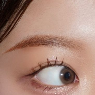 so hyun | 소현 on Instagram: "@i_dollens 
📍유로링 그레이/베이지
은은한 베이지빛,그레이 렌즈로 특별한 날 끼기 좋은 
아이돌 렌즈 유로링 ✨🤍

.

.

#광고#아이돌렌즈 #아이돌 #렌즈 #뷰티 #아이돌렌즈구매 #유로링렌즈 #유로링렌즈추천 #렌즈추천 #렌즈추천템 #데일리렌즈 #특별한날렌즈 #렌즈리뷰 #렌즈스타그램 #셀카그램"