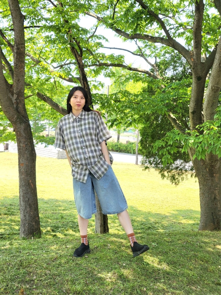 스탠다드에서 버뮤다 데님 팬츠 데일리룩 코디 추천