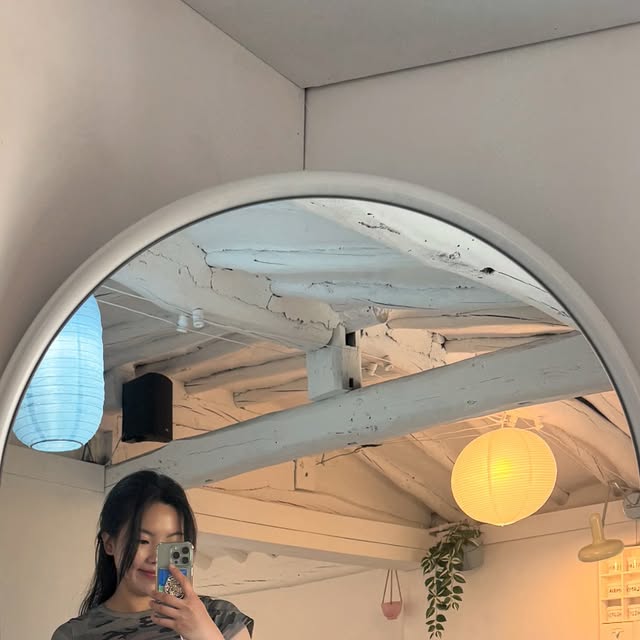 예니네 on Instagram: "*
170 큰 키에도 짧지않은 기장이라 다리가 길어보여요🙂
빈티지한 캣워싱이 Y2K 무드 한 푼 가득!
원단도 부드럽고 제품 퀄리티 튼튼해요👖
.
.
.
#스탠다드에러 #STANDARDERROR #남여공용팬츠 #데님 #데님팬츠 #팬츠 #바지 #와이드바지 #워싱팬츠 #와이드팬츠 #데일리룩 #바지추천 #DenimPants #Denim #Pants #코디 #데일리룩 #ootd #데님코디 #y2k"