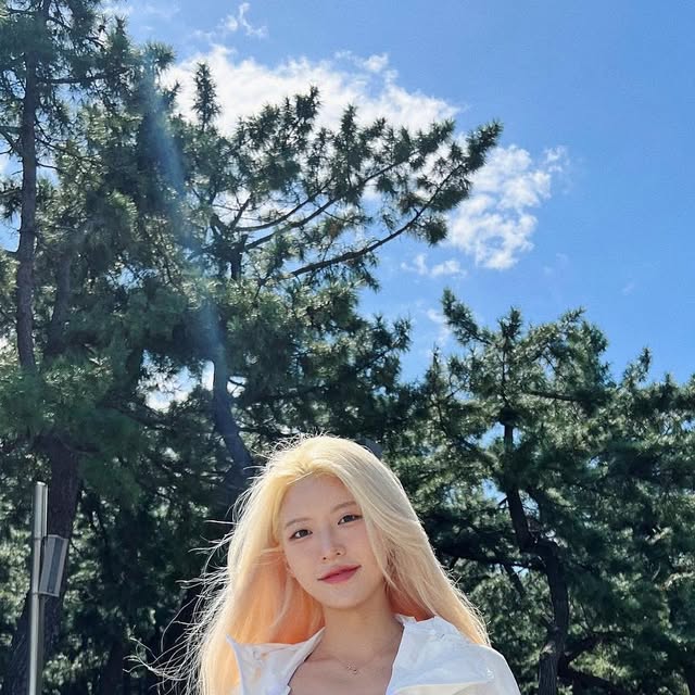 혜찡🌸 on Instagram: "#협찬

강릉 다녀오면서 요긴하게 입은 아노락점퍼🤍 
바닷바람에도 끄떡없이 지금 딱 입기 너무 좋음

 #가을신상 #가을옷추천 #fw신상 #fw추천 #아노락점퍼추천 #아노락점퍼 #숏자켓 #지에마르 #GIEMAR #giemarseoul"