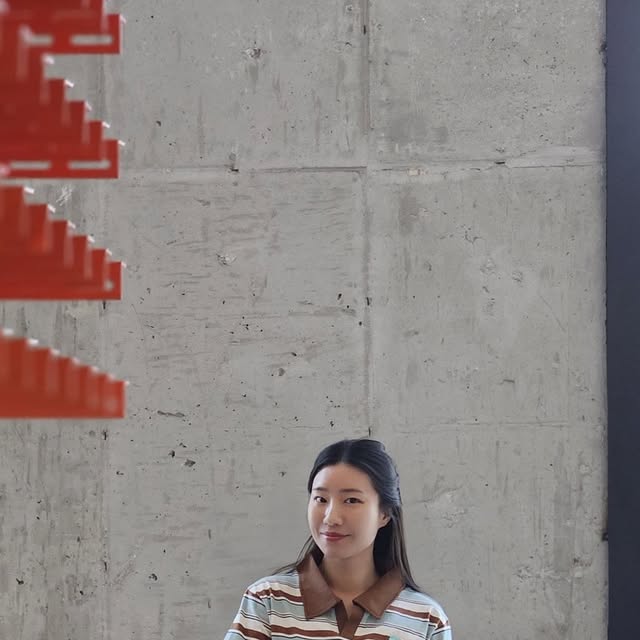 🧸 JEENYANG 지냥 on Instagram: "#광고

주말 아침 조금 특별한 영화관에서
미션 임파서블: 파이널 레코닝 보고 왔어요!

의자가 넓고 푹신해서 거의 누워서 보는데
너무 편했던 내 바지는 스탠다드에러 
미니멀 워싱 핀턱 버뮤다 데님 팬츠 빈티지 옐로우 ,, 🖤

버뮤다팬츠 잘 안 입는데, 무겁지 않고 얇은 편이라 해서 오버와이드핏인데 입기 편해요. 핀턱이랑 워싱이랑 트렌디해!

@standarderror_official #스탠다드에러 #STANDARDERROR #남여공용팬츠 #데님 #데님팬츠 #팬츠 #바지 #와이드바지 #워싱팬츠 #버뮤다팬츠 #버뮤다 #반바지 #데일리룩 #바지추천 #DenimPants #Denim #Pants"