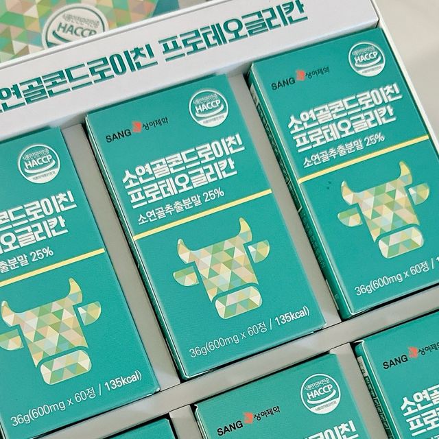 @kkong_yi on Instagram: "#광고 홈쇼핑 대란 인기 상품 상아제약 소연골 콘드로이친 한정 선물세트 출시 되었는데요🙌 무릎 관절이 안좋으시는 시부모님을 위해 선물 드린 #상아제약 소연골 콘드