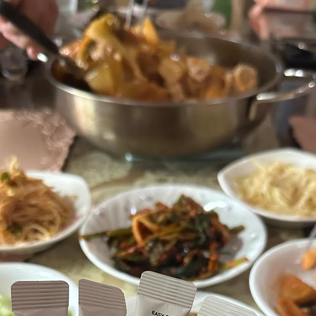 제령 on Instagram: "#광고 @withuslac_official
밸런스가 완벽한 효소!!
위더스락의 일상효소 ◡̈ 
시너지를 높여줄 자연발효 효소와 콤부효소로 꽉 채워서 더 가뿐!!
그리고 무엇보다 너무 맛있는 15곡 곡류효소로 부드럽고 고소한 곡물 맛 :)
섬유질이 풍부한 식이섬유가 25%나 함유되어있고,
10무첨가 및 19종 혼합 유산균과 사가초모식초도 함유되어있답니다 ෆ 

#위더스락 #일상효소 #효소 #임산부효소 #임산부효소 #곡물효소"