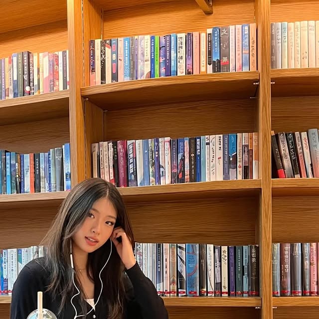 다온 on Instagram: "#sponsored @standarderror_official 
핏 예쁘고 편해서 요즘 최애🩵

#광고#스탠다드에러#데님팬츠#빈티지팬츠#남여공용팬츠#데님#팬츠#바지#와이드바지#워싱팬츠#와이드팬츠#데일리룩#코디추천#standarderror#denim#pants#wide"