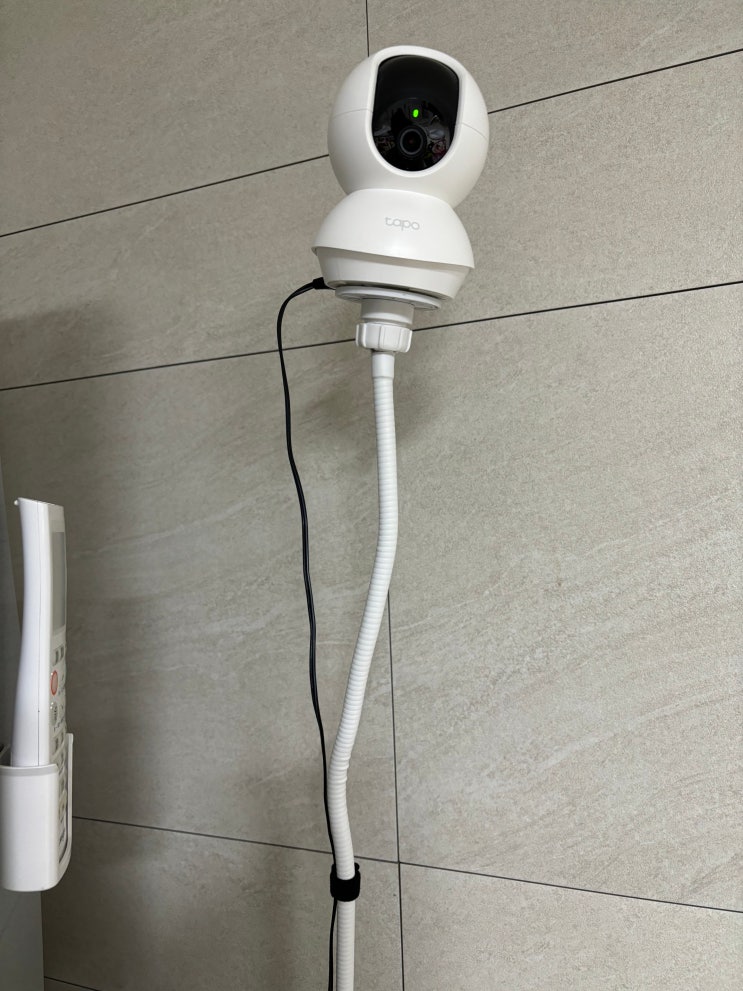 사각지대 없는 오버뷰 홈캠 스탠드-Tapo Tc70