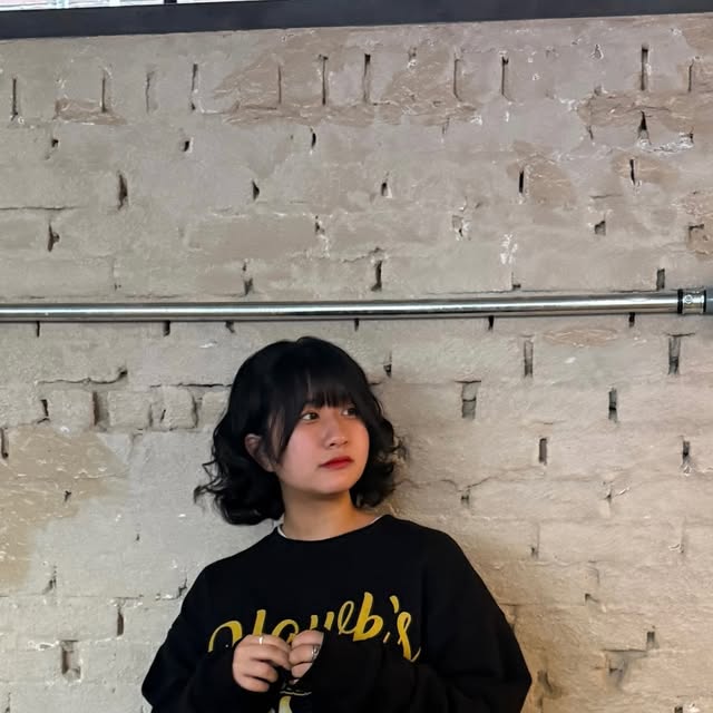 세니 on Instagram: "#협찬

[스탠다드에러]
[87-STAN047 벌룬핏 워싱 와이드 데님팬츠 빈티지 블랙]

바지 가져와써요 와방 큰 바지!!!

빈티지한 색감 짱짱이구 저보다 다리 긴 사람들은 다 잘울릴 핏🙈
아주그냥 움직이기 편하고 휘뚜루마뚜루 입기 조하효

아니 근데 사진 왜 점점 가까워지냐고😑

#스탠다드에러 #STANDARDERROR #남여공용팬츠 #데님 #데님팬츠 #팬츠 #바지 #벌룬핏 #벌룬핏팬츠 #와이드바지 #워싱팬츠 #와이드팬츠 #데일리룩 #바지추천 #DenimPants #Denim #Pants"
