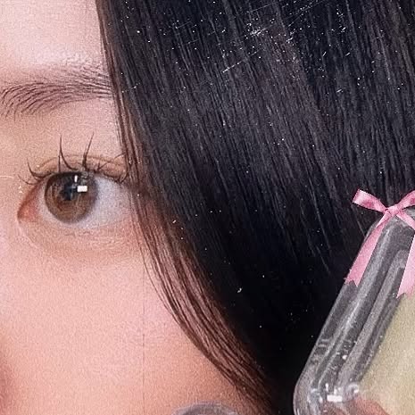 뷰티나는 수찌 💄 on Instagram: "#협찬 #투에이엔 ✨블루밍가든🌸 봄 정원 담은 요정 컬렉션 등장! 💖 베러 미 아이팔레트 - 피크닉 브라운+코랄생기폭발! 글리터부터 매트까지 텍스처 진짜