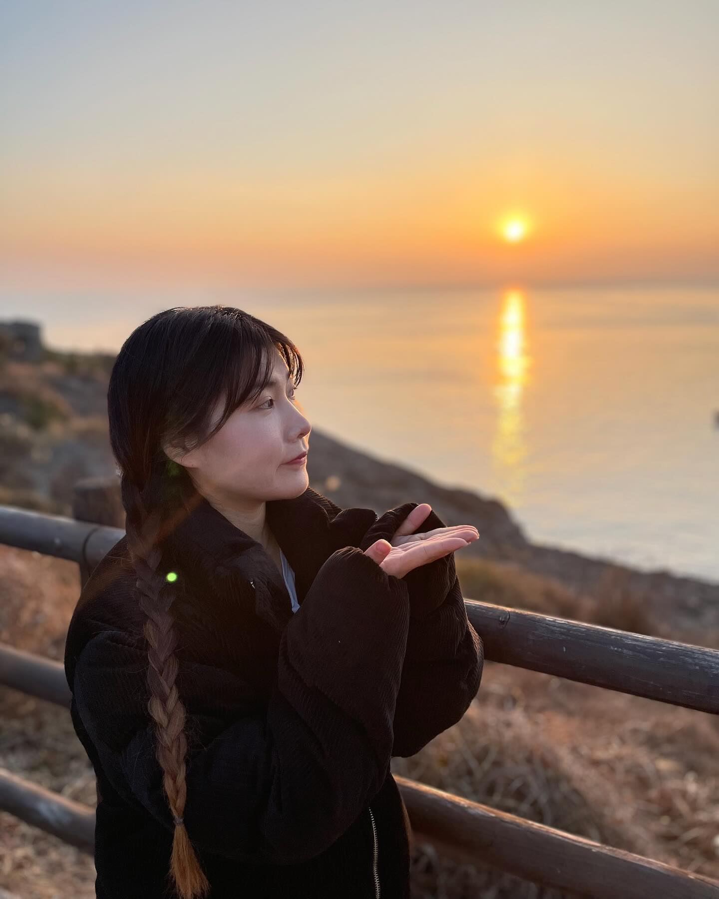 잘 지내보자 2025☀️
.
.
.
.
.
.
.
#2025 #여수 #여수여행 #해돋이 #해돋이명소 #여수해돋이명소 #여수바다 #데일리 #겨울바다 #selfie #fff #daily #lfl