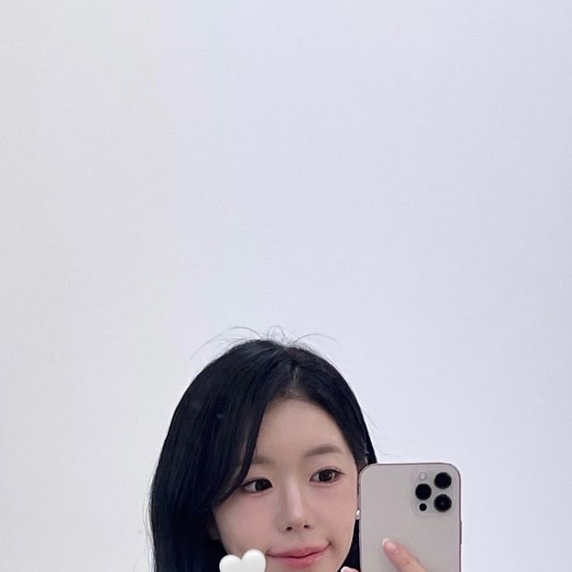 블랑소타🕊️ on Instagram: "#광고 🍑🍑 핑크 알로에를 통째로 넣어 80% 함유된 핑크알로에비타토너! 공식몰에서 핑크알로에 비타토너를 구매하면 모찌스킨팩화장솜 도 함께 보내주는데 팩
