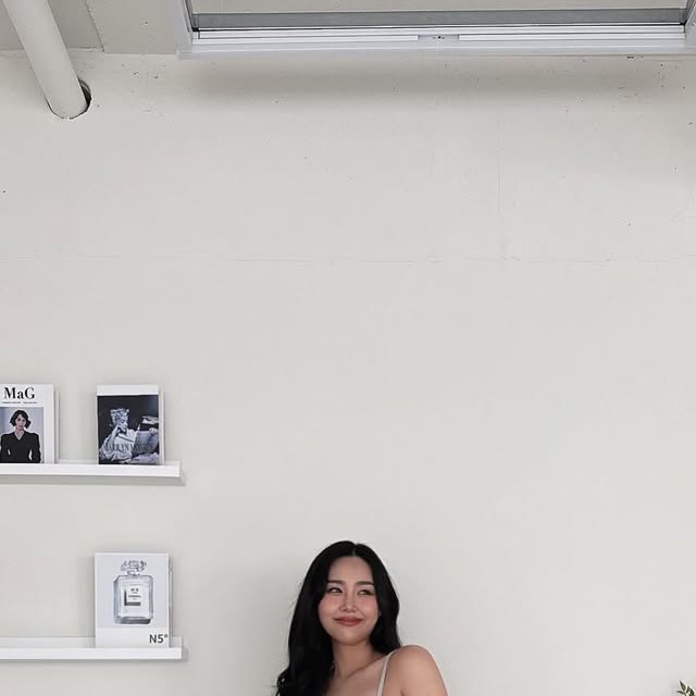 정인 on Instagram: "#광고 @standarderror_official 
요즘은 편한 바뮤다 팬츠가 끌리더라🖤
허리부터 밑단까지 자연스럽게 떨어지는 와이드한 핏의 버뮤다 데님 팬츠로 터치감이 부드럽고 편안한 착용감이 데일리팬츠로 딱이에요!
빈티지한 컬러감이 포인트인 데님 팬츠로 다양한 스타일링 가능해 손이 자주 가네욥🫢

#스탠다드에러 #데님팬츠 #빈티지팬츠 #남여공용팬츠 #데님 #팬츠 #바지 #워싱팬츠 #와이드팬츠 #데일리룩 #코디추천 #standarderror #denim #pants #버뮤다팬츠 #버뮤다 #반바지"