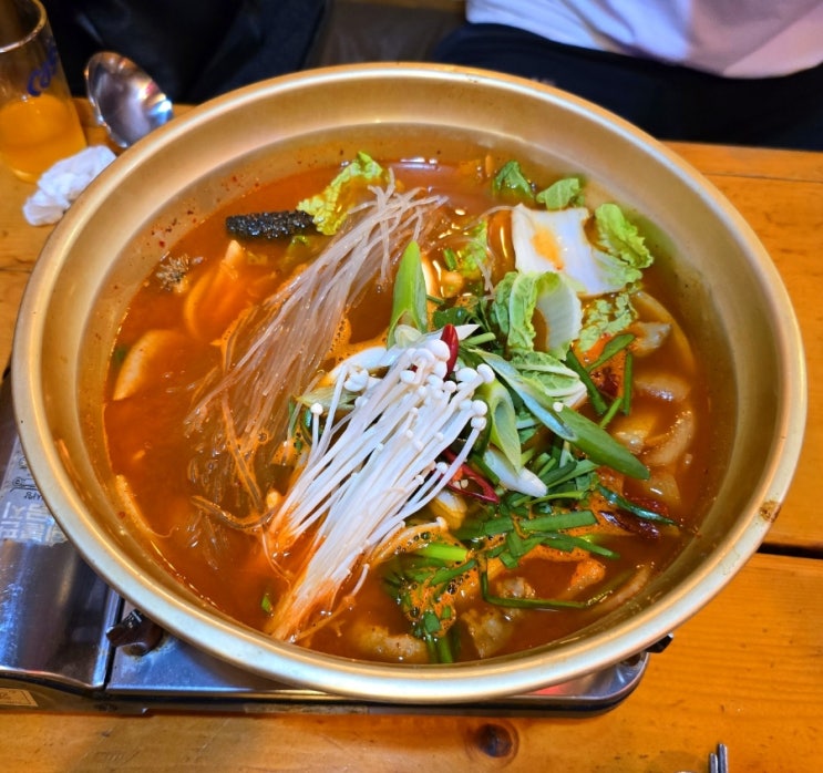 구디역맛집 깔깔거리 춘자싸롱 새우전, 한우완자전, 곱창전골