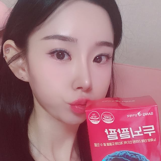 🐶🐕 on Instagram: "#광고 

[상아제약] 두뇌팔팔 

♥️ 먹기편한 분말스틱으로 간편하게 섭취가능!

♥️ 노화로인해 저하된 인지력 개선을 위한 포스파티딜세린 300mg함유로 부모님들에게 선물하기 좋아요!

♥️ 개별포장으로 편리하고 간편하고 깔끔하게 섭취가능! 
.
.
.
.
.
.
.
.
.
#광고#상아제약#포스파티딜세린#두뇌팔팔#두뇌영양제#기억력영양제#뇌영양제#수험생영양제#학생영양제#두뇌건강#뇌건강"