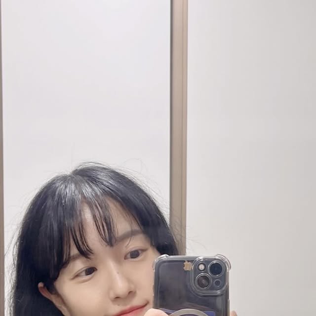 지현 on Instagram: ".#광고 D-70💙 하체하는날🔥 익텐으로 시작부터 저중량으로 탈탈 털림 분명 웨이트인데 땀이 유산소처럼 났어요😶‍🌫️ 수면부족 + 식사부족 = 컨디션 쏘쏘 였지만 #에너