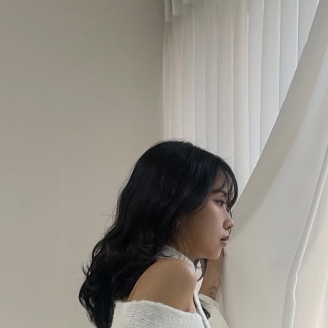 미란 | Luna on Instagram: "#광고 
예쁘게 딱 떨어지는 핏의 와이드 팬츠는 스탠다드에러✨
매트한 니겔 무광 리벳으로 빈티지한 무드의 이 예쁜 바지는?
스탠다드에러 [캣샌드 워싱 빈티지 스티치 와이드 데님팬츠] - 빈티지블루

@standarderror_official @standarderror_crew 

#광고 #스탠다드에러 #데님팬츠 #빈티지팬츠 #남여공용팬츠 #데님 #팬츠 #바지 #와이드바지 #워싱팬츠 #와이드팬츠 #데일리룩 #코디추천 #standarderror #denim #pants #wide #denimpants #widepants #협찬 #제품제공"