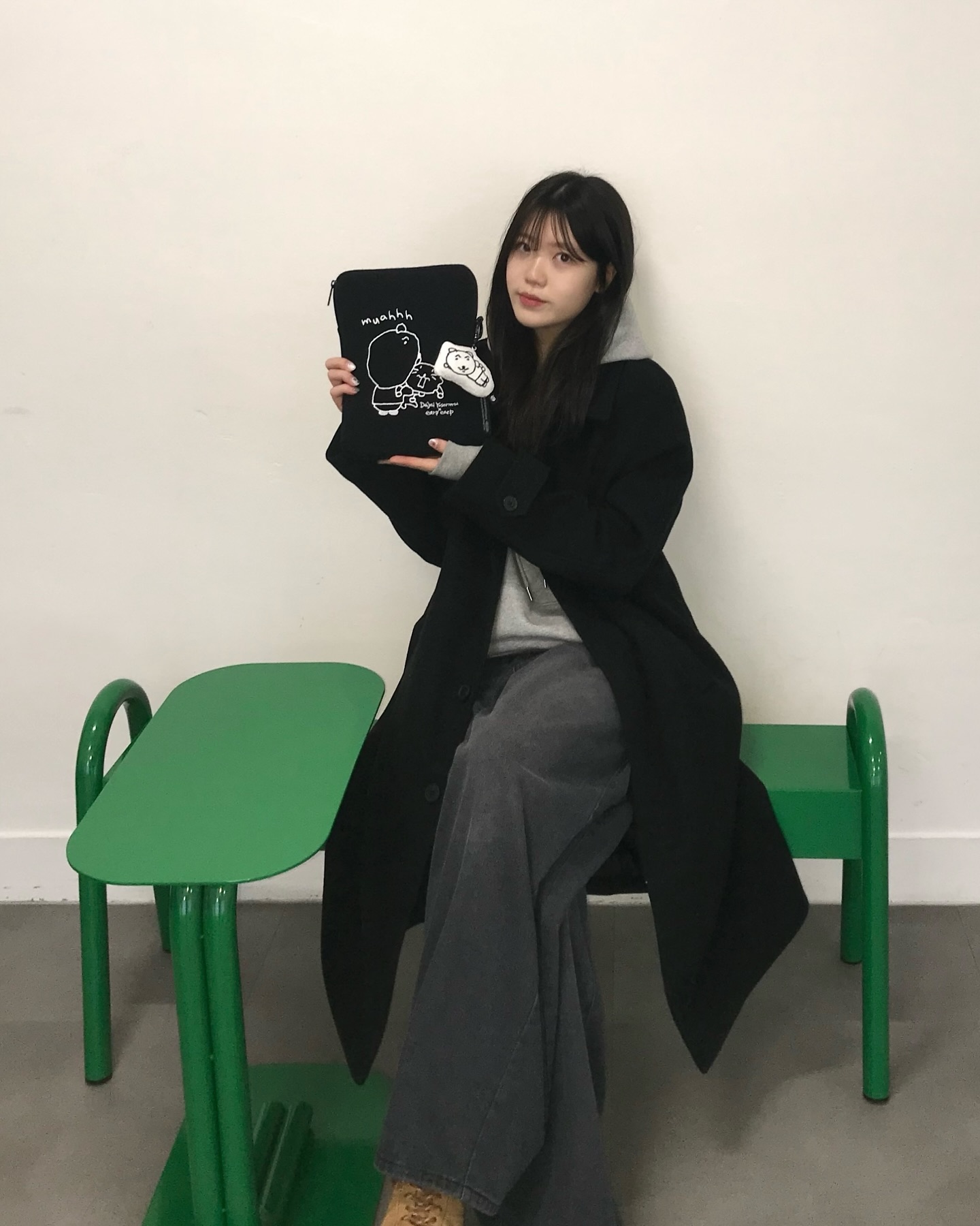 너무너무 귀여운 earp_earp x 다자이유상무 파우치와 키링 🖤😼

+어프어프에서 손난로 보조배터리 신상 출시!!

 #EARPEARP #어프어프 #인형키링 #키링추천 #아이패드파우치 #아이패드파우치추천 #파우치추천 #다자이유상무