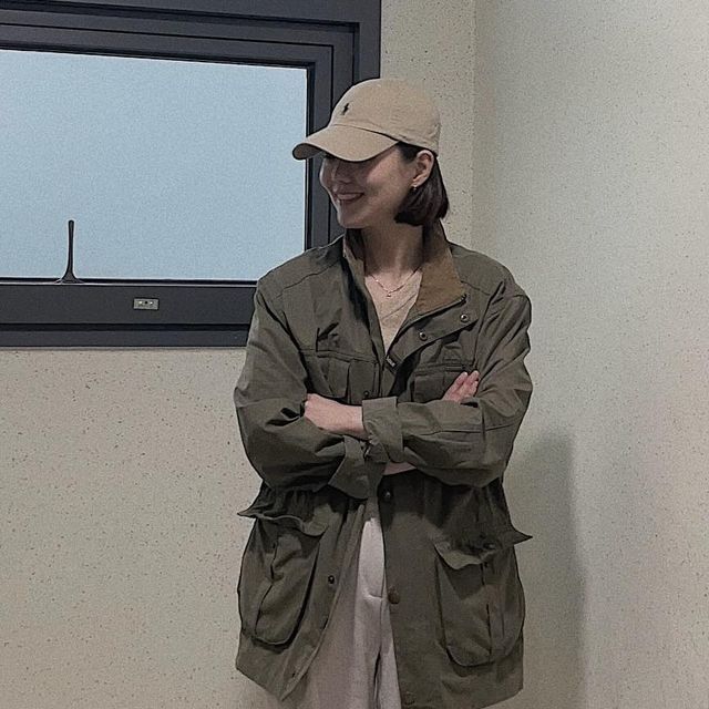 빠그냥 on Instagram: "#광고
@vivabrown_official [러버스 투턱 와이드 팬츠] 

오비 부분에 투턱포인트가 매력적인 슬랙스✨
톤온톤 꾸안꾸룩으로 딱이오 

#비바브라운#비바브라운자켓#jacket#outer#パンツ#비바브라운x텍토리#팬츠#투턱팬츠#뉴트럴#폴리팬츠#와이드팬츠#모자코디#30대코디 #오늘뭐입지#pants#wide#vivabrown"