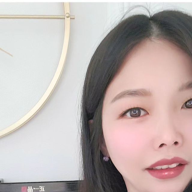 Aron맘 l 내손으로 꾸미는집 리뷰및육아 스토리 on Instagram: "오늘도 건강챙기기☺

_
요즈음 아이와 함께 캠핑 다니고 있어요^^
너무 재밌고 즐겁긴한데 
기력이 떨어진다는게 느껴지는 거 있죠😢

그럴 때마다 요즘 매일 챙겨 먹는게 있다면
상아제약 정일품환이예요^^
개별포장되어있어서 한알씩 씹어먹기 좋고 
너무 쓰지않아서 잘먹어지더라구요☺

사양벌꿀, 작약뿌리, 감귤껍질, 홍삼뿌리,등등 
12가지 전통원료가 들어가서 그런지 전 만족스럽더라구요
첨가물없이 자연원료만 들어가있어서 믿을수있으면서
개별포장이라 위생적이고 한입크기라 
씹어먹기 편해서 가방에 넣어두고 챙겨먹고 있어요👍🏻

마켓컬리에서 추천하는 상품중 하나이면서
포장은 고급스럽고, 프리미엄환이면서 가격은 3만원대라
가성비까지 최고랄까요♡

_
🍰 부모님 선물로 드리기에도 좋을 것 같아요
🍰 포장이 정말 너무 고급스러워요🥰

.

.

.

#건강환추천#마켓컬리추천상품#선물세트추천#부모님선물#명절선물#답례품추천#상견례선물#원기회복#건강선물#상아제약#정일품환#마켓컬리 추천#선생님선물#부모님선물#어버이날선물#스승의날선물#면역#기력회복"