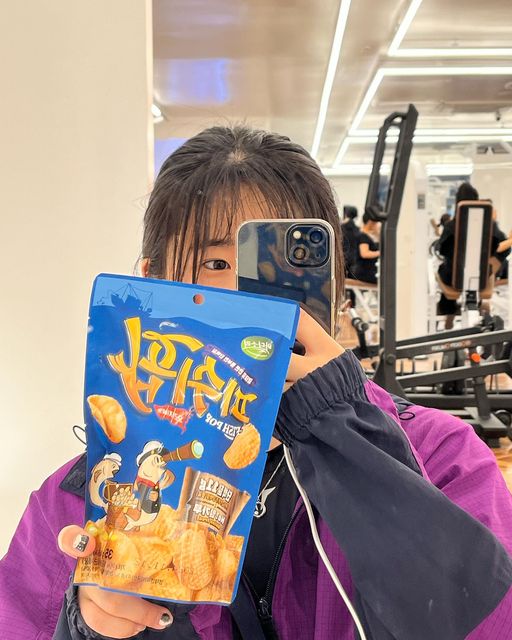 지우 on Instagram: "#글루텐프리단백질스낵피쉬팝

no밀가루! 고단백 영양스낵!

계란2개와 동일한 단백질11g이나 함유되어있고
맛있는데 칼로리가 낮아서 다이어트할 때 죄책감없이 완전 가능 !

그리고 딱 먹자마자 맥주가 생각나는 거 있죠 ..

지이이인짜 너무너무 맛있는데 단백질 많고 칼로리도 낮은 피쉬팝 ,,
다들 피쉬팝드십숑~!

https://bit.ly/3HyVpQT

#피쉬팝 #맥주안주 #홈맥 #혼술 #단백질과자 #단백질간식 #프로틴스낵 #다이어트안주 #다이어트술안주 #글루텐프리 #영양간식 #간단한안주 #글루텐프리 단백질스낵"