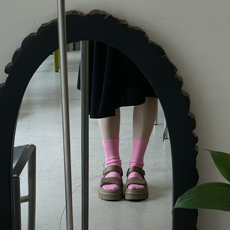 어그(UGG) 여름샌들 코디 골든글로우 사이즈팁 여자 샌들 추천