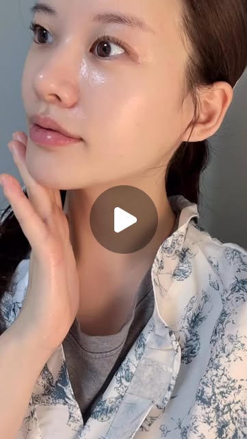 으니🩵 on Instagram: "#협찬 요즘 피부 처짐 때문에 고민 많으시죠? 🫣 저도 거울 볼 때마다 탱탱함이 아쉽더라구요… 그래서 써본 루미실 실리프팅앰플! 바르자마자 촉촉하게 스며들면서도