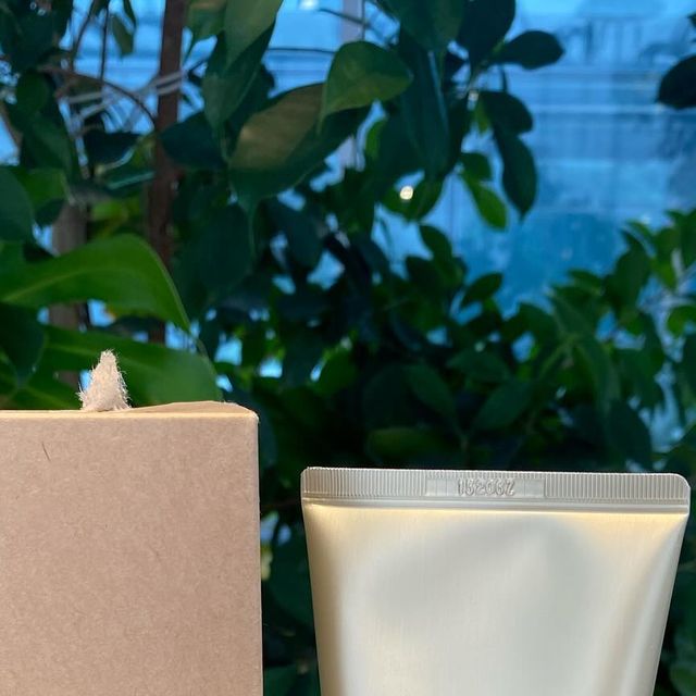 쩡이 on Instagram: "#광고 

헤어트리트먼트 찾다가 알게된 미라클레어 모네르 스칼프 스케일링 헤어팩 @miraclair_korea 써보게 되었습니다💛

잦은 고데기 사용으로 머릿결이 푸석했는데 미라클레어 모네르 스칼프 스케일링 헤어팩은 부드러운 머릿결을 위한 독자적 특허 성분의 특별한 솔루션입니다👏👏
꾸덕한 크림제형이예 향이 은은하게 나더라구요😍
한번 사용만으로도 머리카락이 부드러워지고 쫀쫀하고 탄탄한 느낌이 들었어요.
건강한 두피와 발을 위해 ph밸런스를 맞춘 미산성 헤어팩입니다. 
✔️손상모 큐티클 거칠기 개선 테스트 완료
✔️사용 전, 후 윤기 개선 테스트 완료

 #미라클레어
#헤어팩
#두피케어"