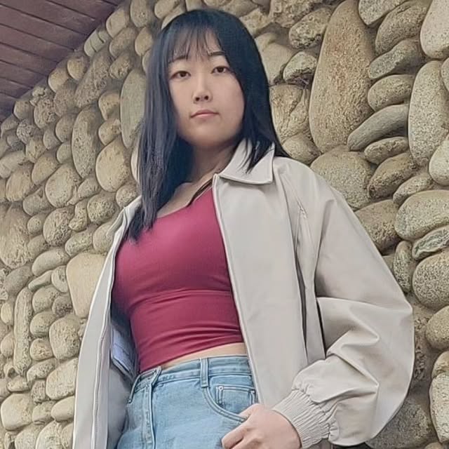 Jin on Instagram: "#광고 @standarderror_official 
나그랑 레더 블루종 자켓을 예전부터 진짜 예쁜거 입고싶었는데
눈에 띄어버린 스탠다드에러 남여공용자켓

봄,가을 데일리룩 자켓으로 너무나도 예쁜거 아니냐구~ 
간절기 아우터로 찐 예쁜거 GET 해버렸다~ 

단정한 실루엣의 카라넥과, 깔끔하고 베이직한 디자인까지~

블랙, 아이보리 색상이 있는데, 허리, 손목까지 완벽하게 밴딩 완료되어있으니까 예쁘게 디자인 하면 안예쁠 수 없는 옷! 

#스탠다드에러 #STANDARDERROR #남여공용자켓 #자켓 #데일리룩 
#가을데일리룩 #자켓추천 #간절기아우터 #레더자켓 #스웨이드자켓 
#jacket #パンツ #outer"