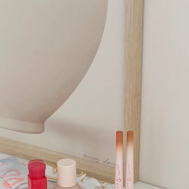 별담은달 on Instagram: "#광고 | ᴍʏ ғᴀᴠᴏʀɪᴛᴇ

✨️ 저의 최애 컬러템 투에이엔의 신상 아이돌 뽀용템 
러브 버블 컬렉션이 올리브영에 떴어요! 꺄아!

💕 사랑스러움 한가득 장착한
올리브영 x  하츠투하츠 기획들!

발색이 화사하면서도 자연스럽고
오래 유지되서 컬러별로 애정하고 있는데
이번 컬렉션은 더 러블리한거 있죠~

화사한 여름철은 물론
베이스로 쓸 수 있는 컬러라
데일리템으로도 딱!

기획 증정도 한가득 챙겨주는 이번 기획전
놓치지 말고 다들 득템하자구요

@2an_official
#올영픽#올리브영추천템#올영필수템#러브버블컬렉션#롱웨어링파운데이션미니#컬러플레이듀얼라이너"