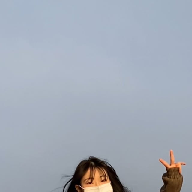 레사 (𝓡𝓮𝓼𝓪 / れさ) on Instagram: "바다가 이뽀요🌊 옷 받고 색감이랑 부들부들한 재질에 반하고 카라가 딱 내가 좋아하는 카라느낌이라 기절😵 처음에 받고 어? 너무 큰가..??🥺 하고